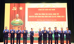 Cảnh sát biển Việt Nam kiểm tra công tác sẵn sàng chiến đấu và chuẩn bị Tết Nguyên đán