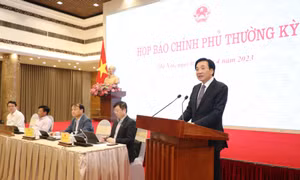 Bộ trưởng, Chủ nhiệm Văn phòng Chính phủ Trần Văn Sơn đã chủ trì buổi họp báo Chính phủ thường kỳ
