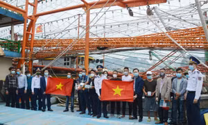 Cảnh sát biển đồng hành với ngư dân tỉnh Quảng Ninh