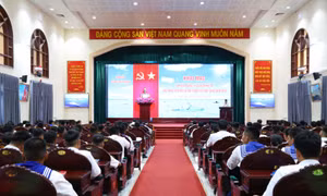 Hải quân bồi dưỡng lý luận chính trị cho đảng viên mới và đối tượng kết nạp đảng năm 2026