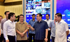 Khai mạc diễn đàn Kinh tế - Xã hội Việt Nam 2022