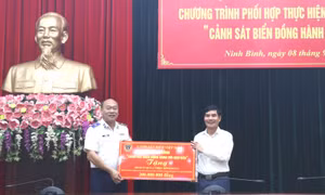 BTL Cảnh sát biển ký kết chương trình ‘Cảnh sát biển đồng hành với ngư dân’ với tỉnh Ninh Bình