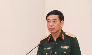 Bộ trưởng Phan Văn Giang gửi thư khen lực lượng tìm kiếm 11 ngư dân gặp nạn trên biển