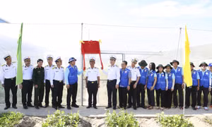 TP Hồ Chí Minh trao tặng Vùng 5 Hải quân nhiều công trình ý nghĩa