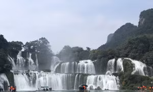 Ngày đầu năm mới Khu di tích lịch sử Pác Bó và Thác Bản Giốc hút khách du lịch