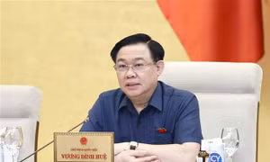 Chủ tịch Quốc hội Vương Đình Huệ: Cần bố trí ngân sách tăng lương cơ sở trong năm 2023