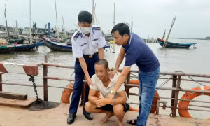 Khởi tố 2 vụ án tàng trữ trái phép chất ma túy