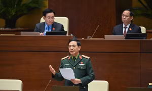 Ngày 10/11, Quốc hội biểu quyết thông qua Nghị quyết về Kế hoạch phát triển kinh tế xã hội năm 2023