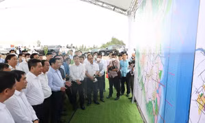 Ngày 8/5/2022, Thủ tướng Phạm Minh Chính và đoàn công tác đến khảo sát tình hình đầu tư xây dựng và hoạt động của Khu Kinh tế Thái Bình tại huyện Thái Thuỵ