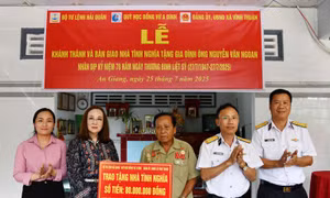 Vùng 5 Hải quân tri ân người có công và gia đình chính sách
