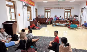 Bộ đội Biên phòng chủ động đón dân vào tránh trú bão an toàn
