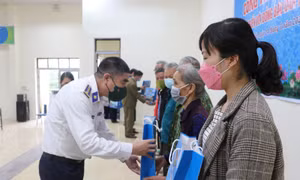 Cảnh sát biển với đồng bào dân tộc, tôn giáo ở Thanh Oai (Hà Nội)