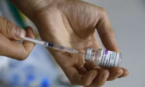 Ưu tiên tiêm vaccine cho phụ nữ mang thai, bà mẹ đang cho con bú