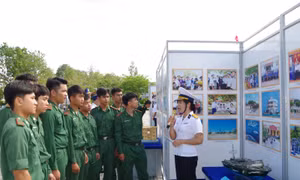 Khai mạc triển lãm ‘Hoàng Sa, Trường Sa - Biển, đảo thiêng liêng’ 