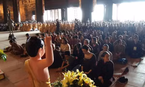 Hàng ngàn phật tử về dự Đại lễ Phật đản Vesak 2019 