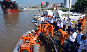Cảnh sát biển tập huấn nghiệp vụ cứu hộ, cứu nạn
