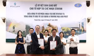Dự án tổ hợp tái chế nhựa Stavian nhận giấy chứng nhận đăng ký đầu tư