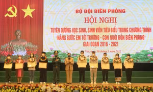 Bộ đội Biên phòng tuyên dương học sinh, sinh viên tiêu biểu 
