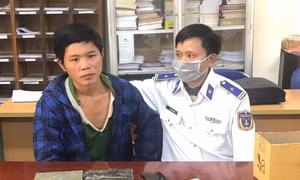 Cảnh sát biển phối hợp bắt giữ 3 đối tượng, thu 12 bánh heroin