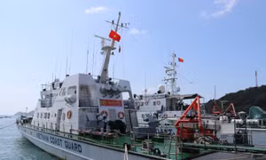 Thiếu tướng Lê Quang Đạo, Tư lệnh Cảnh sát biển Việt Nam kiểm tra công tác sẵn sàng chiến đấu trên tàu Cảnh sát biển