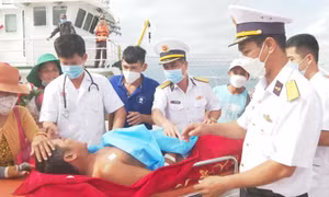 Hải quân là điểm tựa của ngư dân nơi đầu sóng