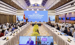 Hội nghị Thủ tướng với doanh nghiệp: Vượt thách thức, đón thời cơ, phục hồi nền kinh tế
