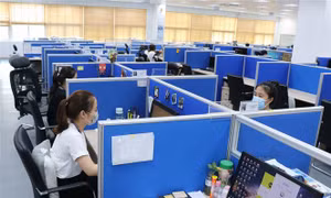 Công ty TNHH ITM Semiconductor Việt Nam, khu công nghiệp VSIP (Bắc Ninh) có vách ngăn đảm bảo giãn cách.