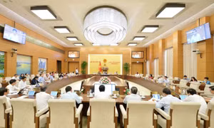 Phiên họp thứ 37 của Ủy ban TVQH: Đa số các ý kiến không tán thành tăng thời giờ làm thêm