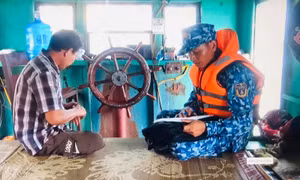 Cảnh sát biển thu giữ gần 1.000 kiện thuốc lá các loại bất hợp pháp
