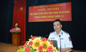 Cảnh sát biển ứng dụng Bluezone phòng, chống dịch COVID-19