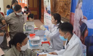 Sớm có chính sách hỗ trợ người lao động quay trở lại làm việc