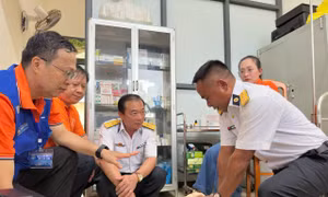 Y tế biển, đảo là điểm tựa cho ngư dân và chăm sóc sức khỏe quân dân trên đảo