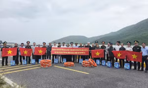 Cảnh sát biển đồng hành với ngư dân