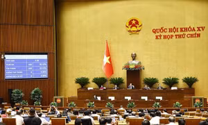 Ngày 27/6, Quốc hội biểu quyết thông qua 7 luật, 7 nghị quyết và bế mạc Kỳ họp