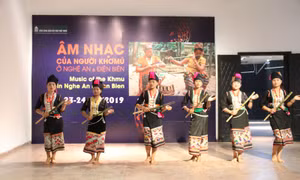 Các nghệ nhân Nghệ An, Điện Biên trình diễn âm nhạc của người Khơ Mú
