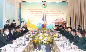 Bộ trưởng Bộ Quốc phòng hai nước Việt Nam – Lào chủ trì Hội đàm Quốc phòng