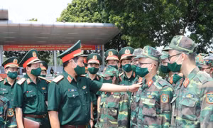 Sự hy sinh cao cả của những chiến sĩ nơi tuyến đầu chống dịch
