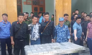 Triệt phá đường dây mua bán, vận chuyển 100 bánh hêrôin