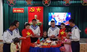 Trung thu ấm áp ở Đặc khu Trường Sa