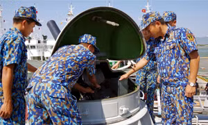 Kiểm tra, bảo quản tính năng pháo AK 630 trên tàu 383