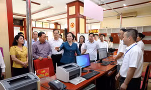 Bài 3: Tăng cường cán bộ để hỗ người dân