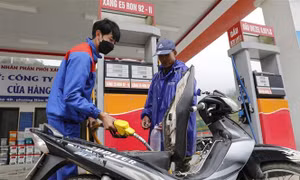 Giao Bộ Tài chính nghiên cứu, đề xuất giảm các loại thuế, phí liên quan đến xăng dầu
