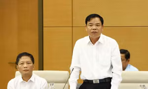 Bộ trưởng Nguyễn Xuân Cường: Giúp ngư dân phòng tránh thiên tai là nhiệm vụ quan trọng 