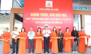 Chiến dịch Quang Trung: Hải quân khánh thành, bàn giao nhà cho gia đình có hoàn cảnh khó khăn