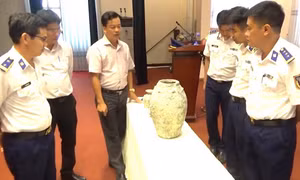 Cảnh sát biển bàn giao cổ vật cho Bảo tàng Bà Rịa - Vũng Tàu 