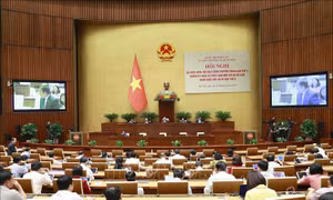 Cần quan tâm đến việc đầu tư nhà ở cho người lao động
