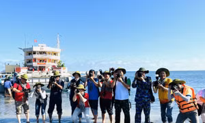 Làm báo ở Trường Sa