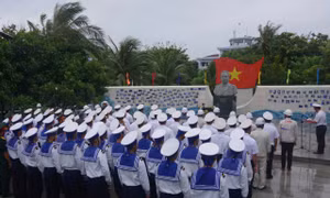 Lực lượng Hải quân tổ chức nhiều hoạt động tri ân nhân Ngày Thương binh - Liệt sĩ