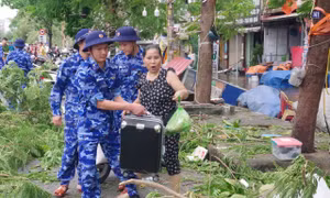 Sáng ngời phẩm chất người chiến sĩ Cảnh sát biển trong mưa bão 