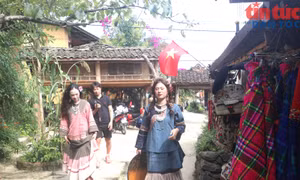 Làng du lịch tốt nhất thế giới Lô Lô Chải đông đúc du khách dịp Quốc khánh 2/9